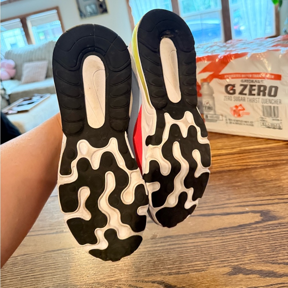 Air Max 270 React 'Bauhaus' - Picture 6 of 8